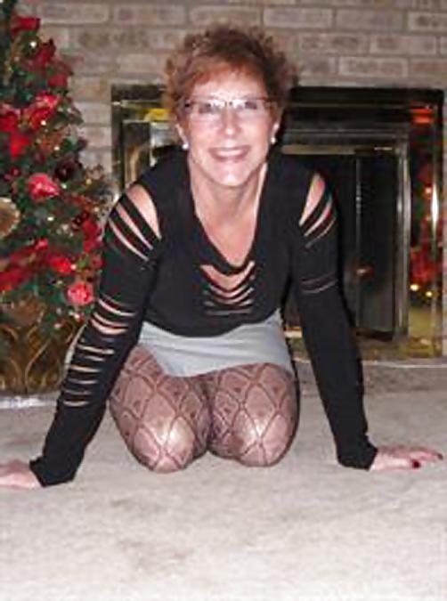 6P Kinky Redhead MILF