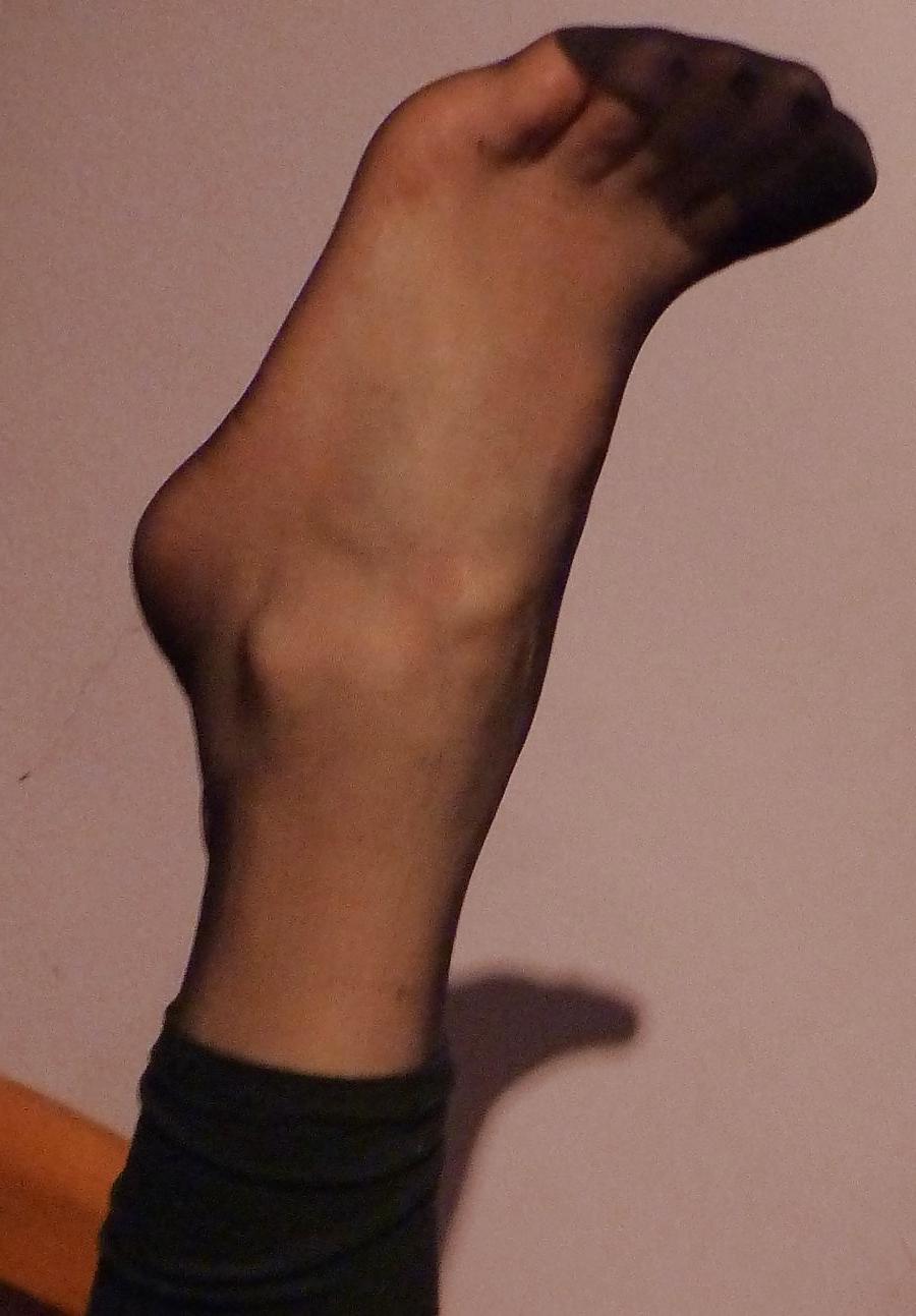 25P COMMENT On What You'd Do To Her Nylon Feet 2! 