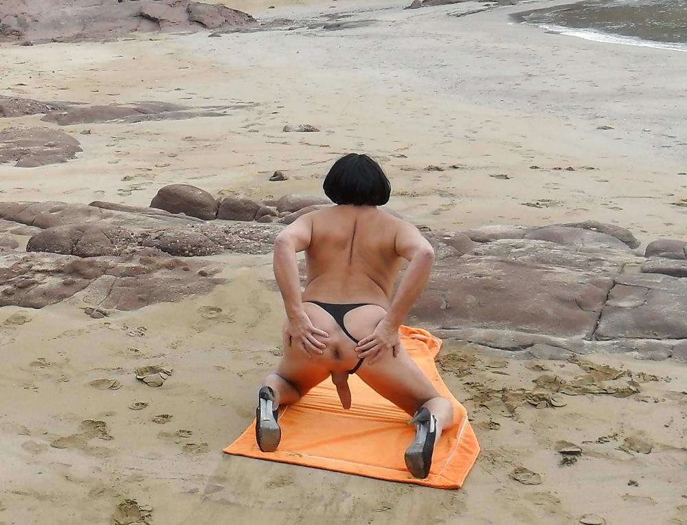 6P Bitch on the beach