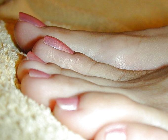 15P More hot female feet