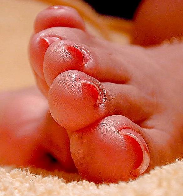 15P More hot female feet