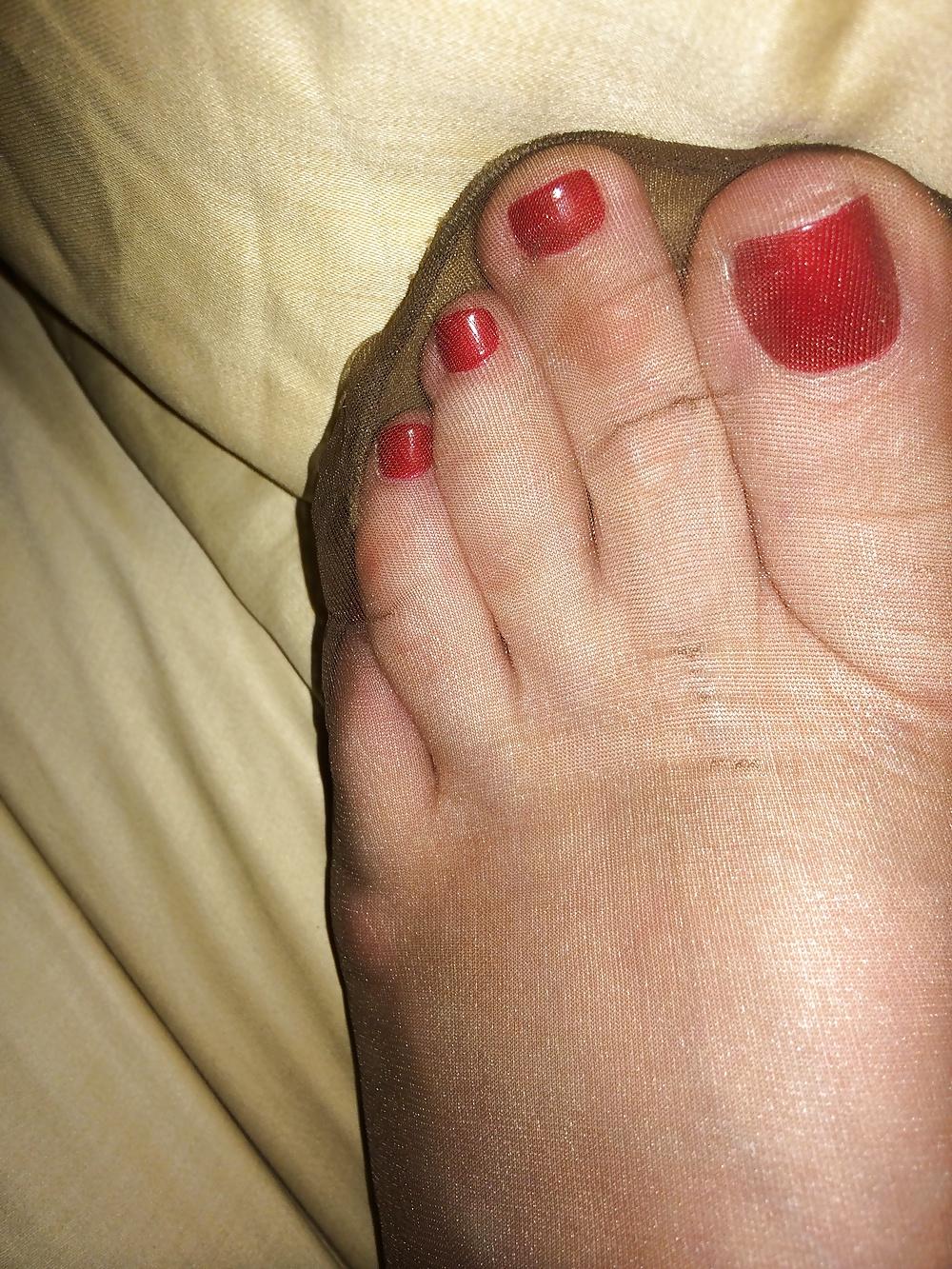 11P The Wifes sexy nylon feet