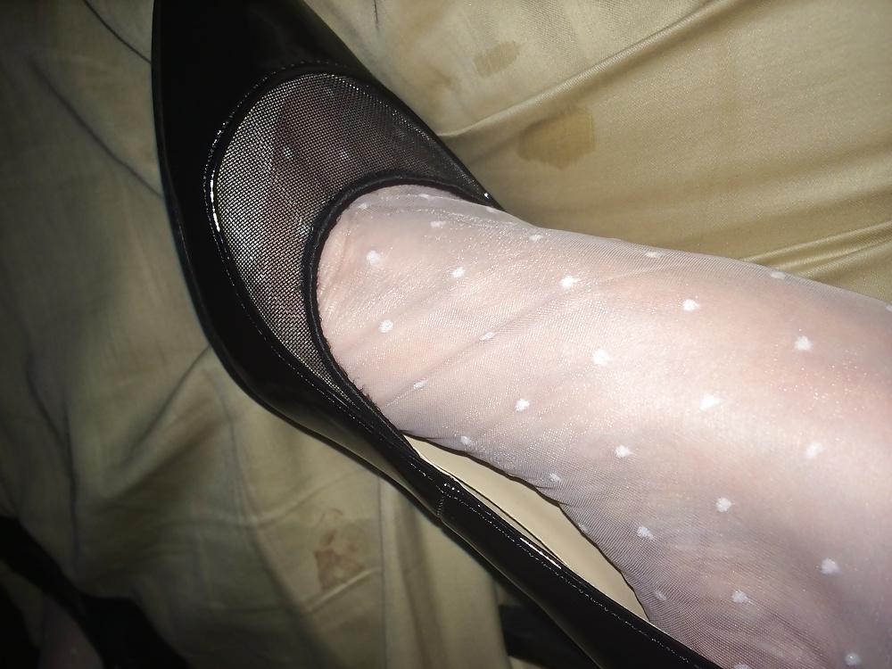 11P The Wifes sexy nylon feet