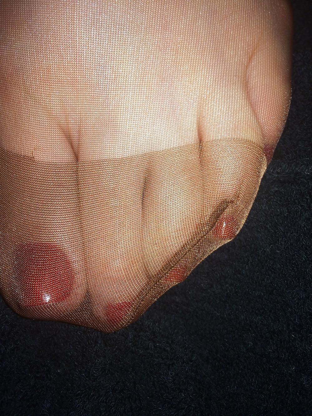 11P The Wifes sexy nylon feet