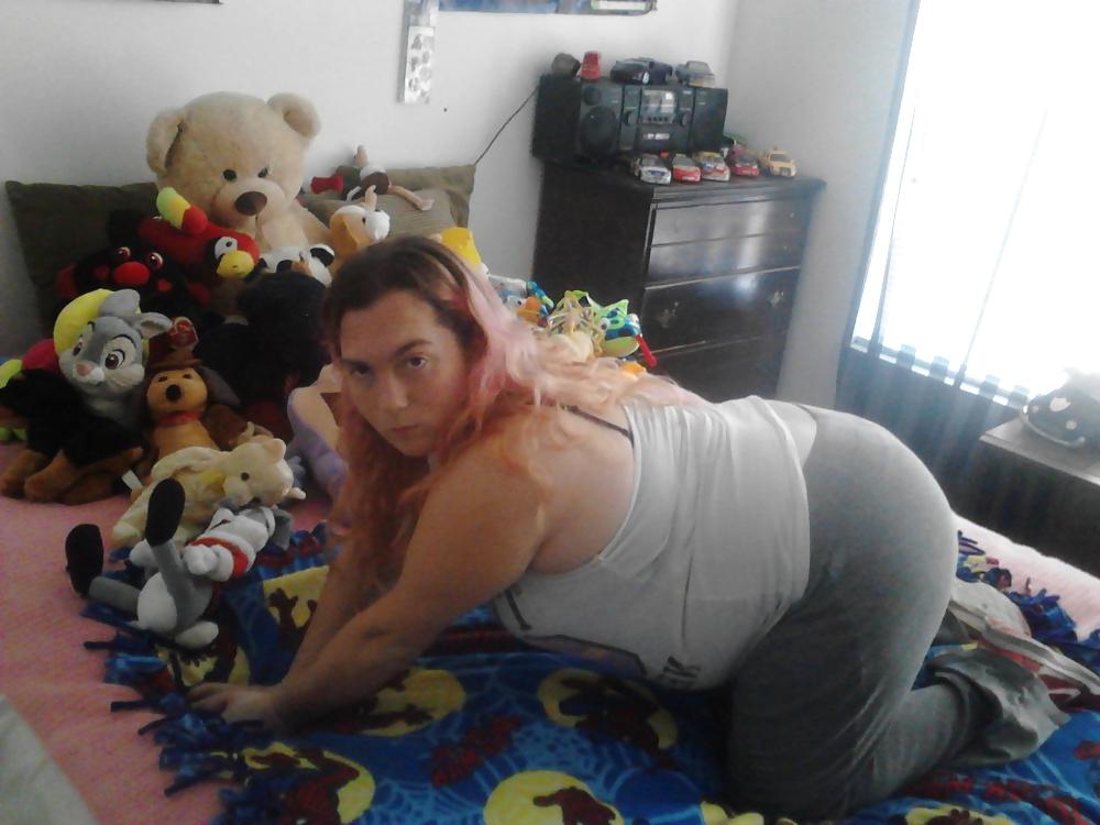 25P Playing with my pussy to hot sexy girls in playboy book