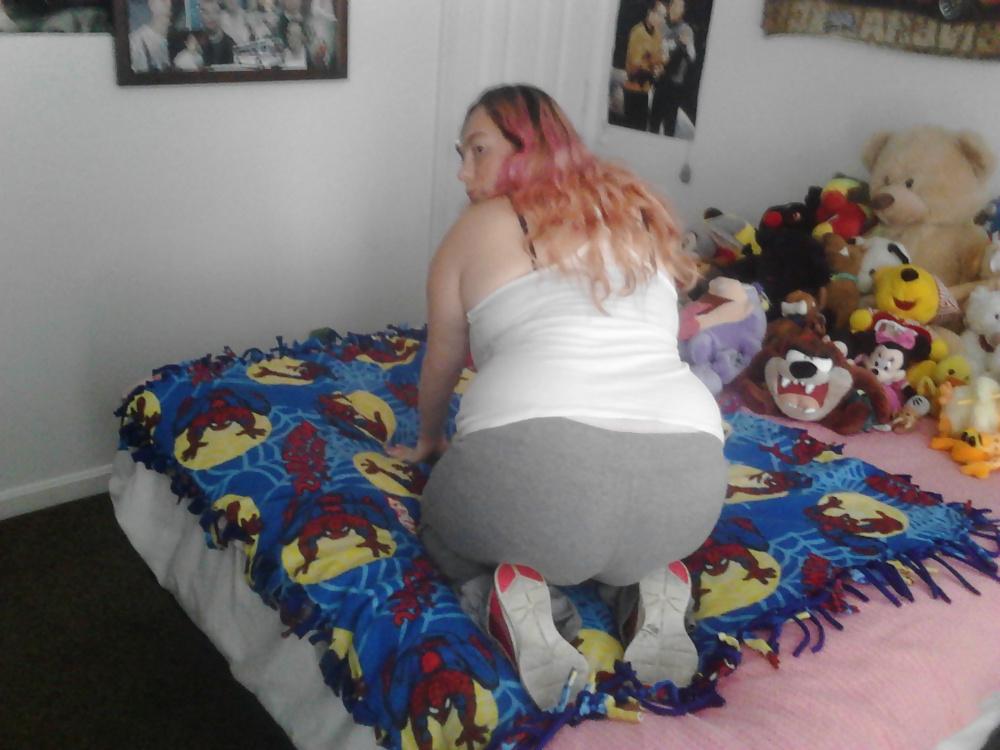25P Playing with my pussy to hot sexy girls in playboy book