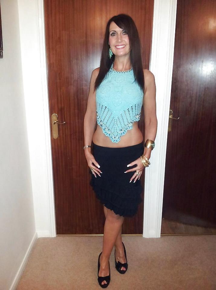 25P Sexy Milfs (feet,indian,white)