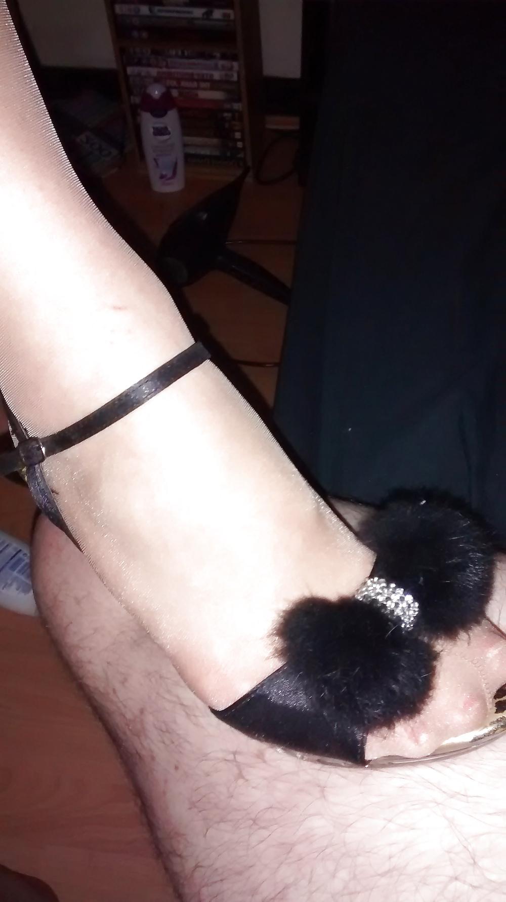 18P Pantyhoes and shoe play