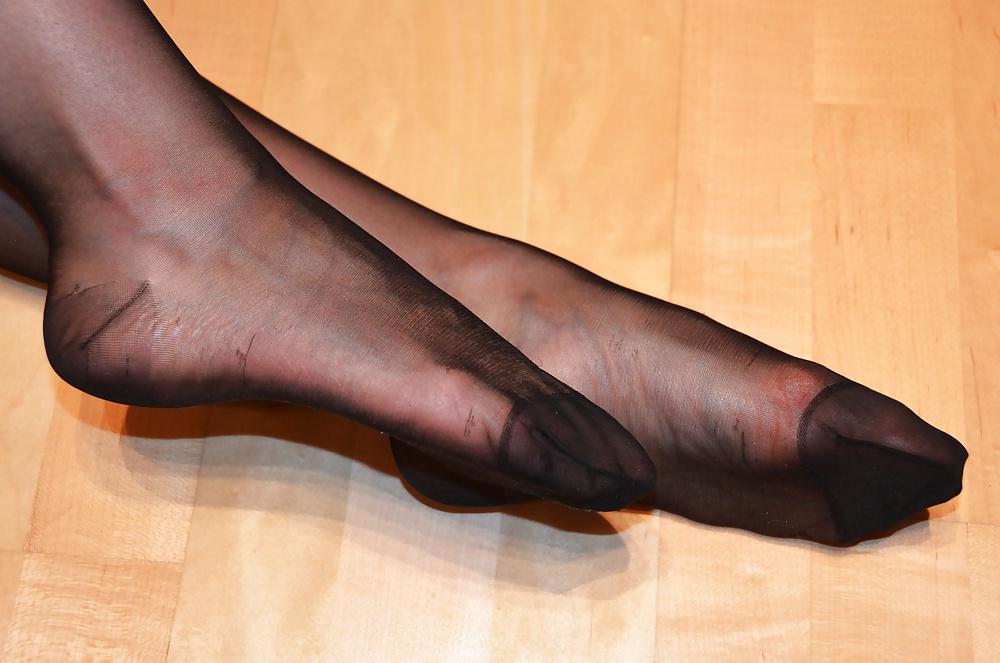 25P Wife's feet in Nylon - Samples 5