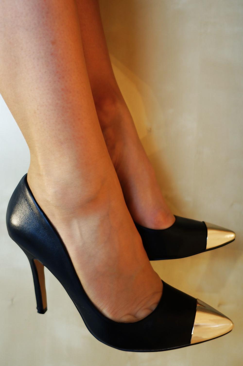 25P Wife's feet in Nylon - Samples 5