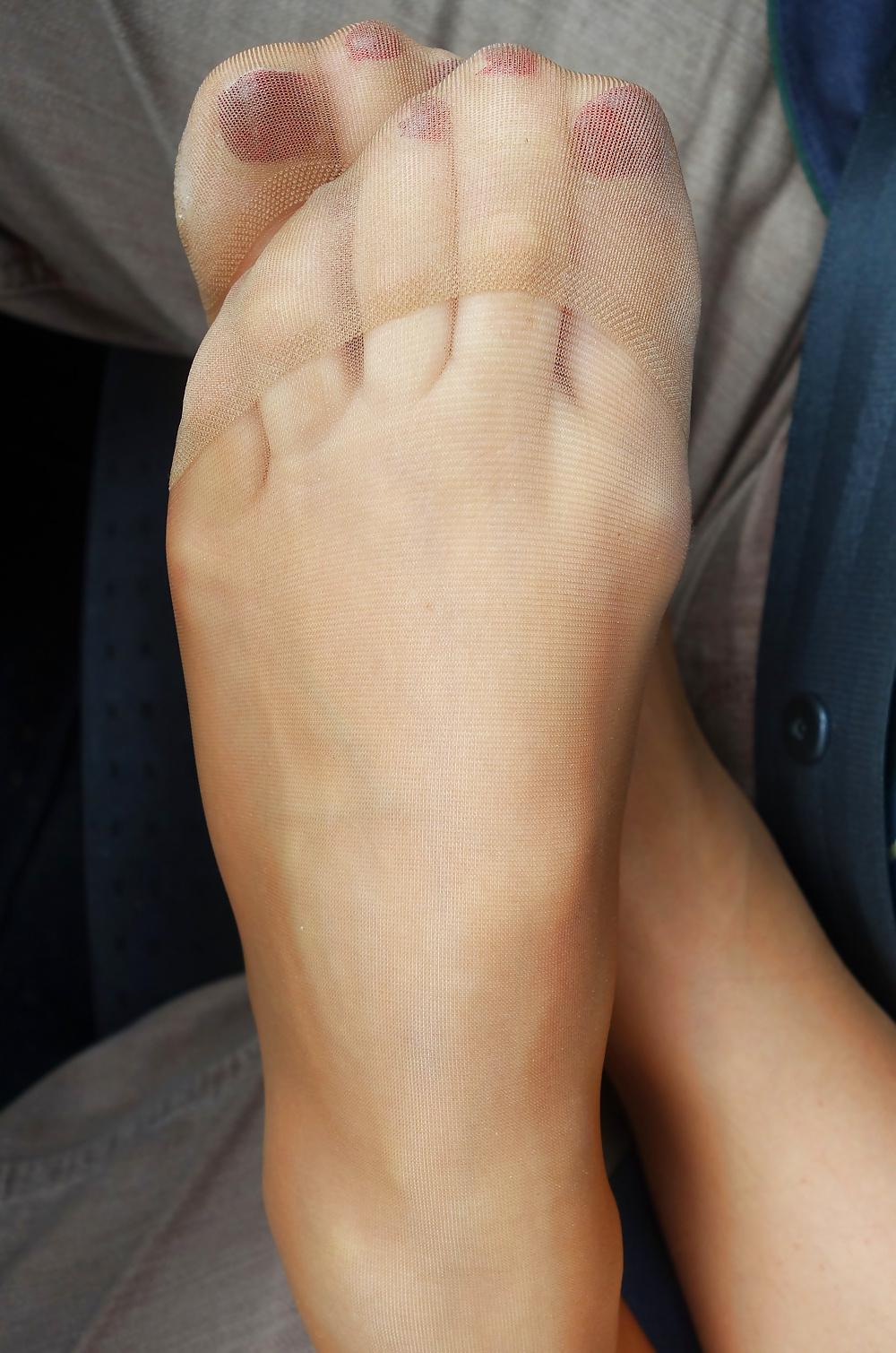 25P Wife's feet in Nylon - Samples 5