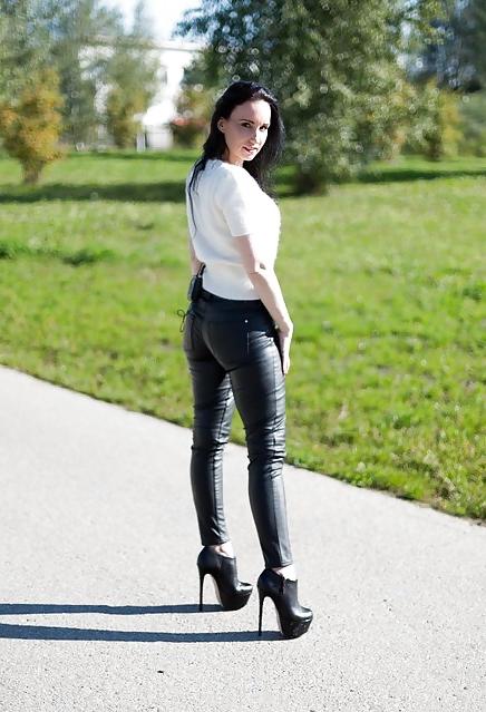 25P Hot sexy bitch in sexy clothes ( tight looks hardcore )