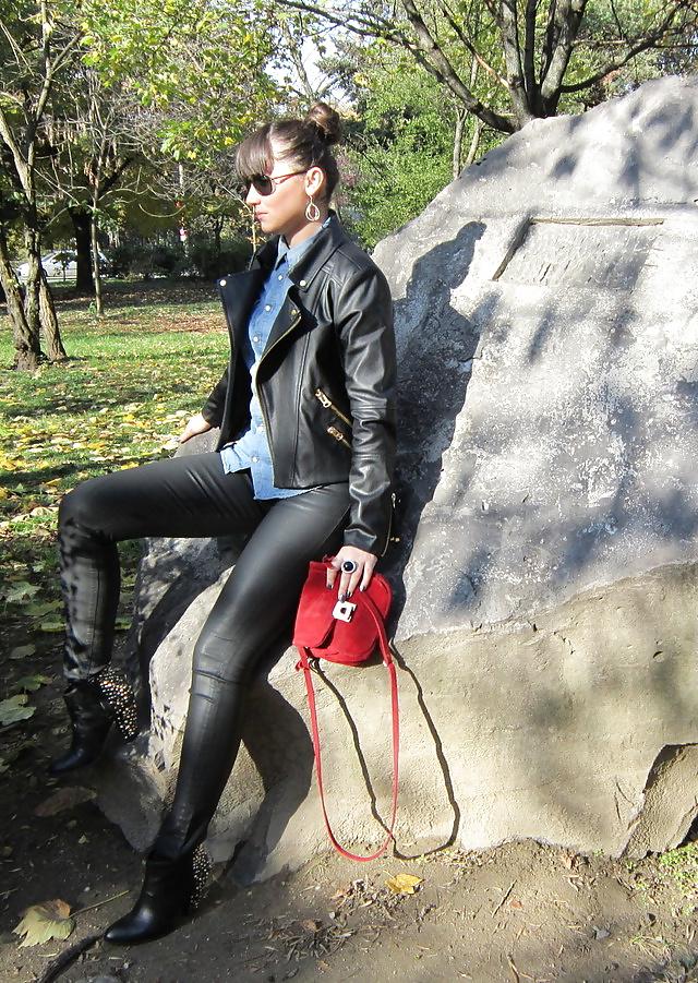 25P Hot sexy bitch in sexy clothes ( tight looks hardcore )