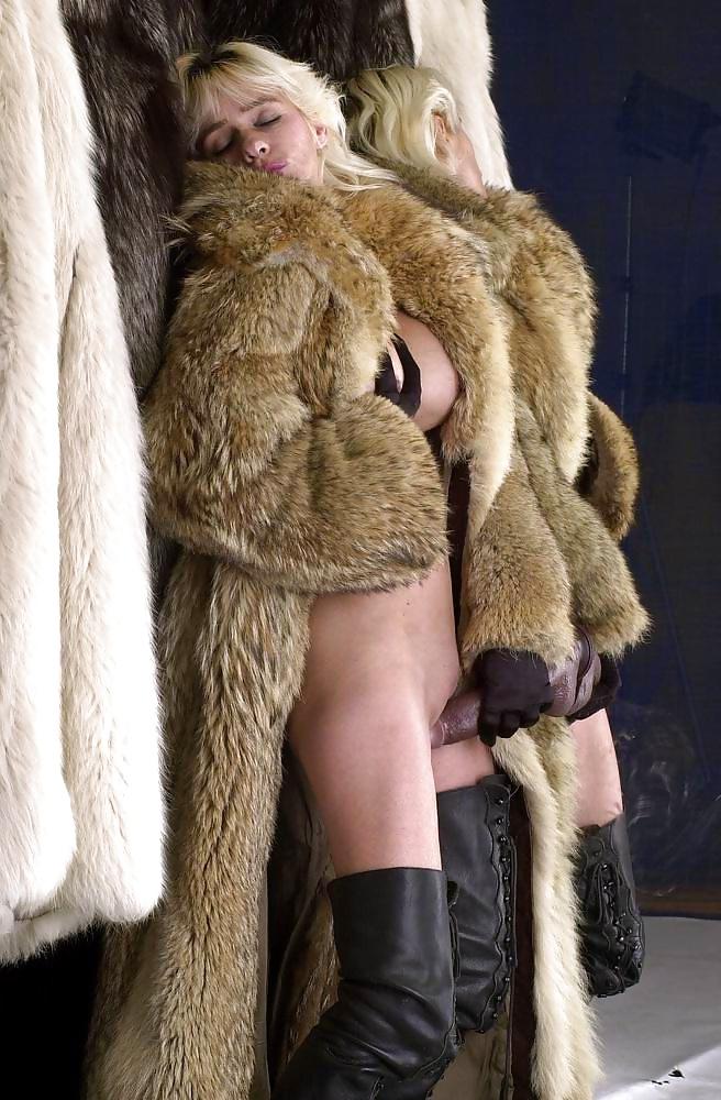 24P Mirror Mirror an the Wall   who is the hottest bitch 