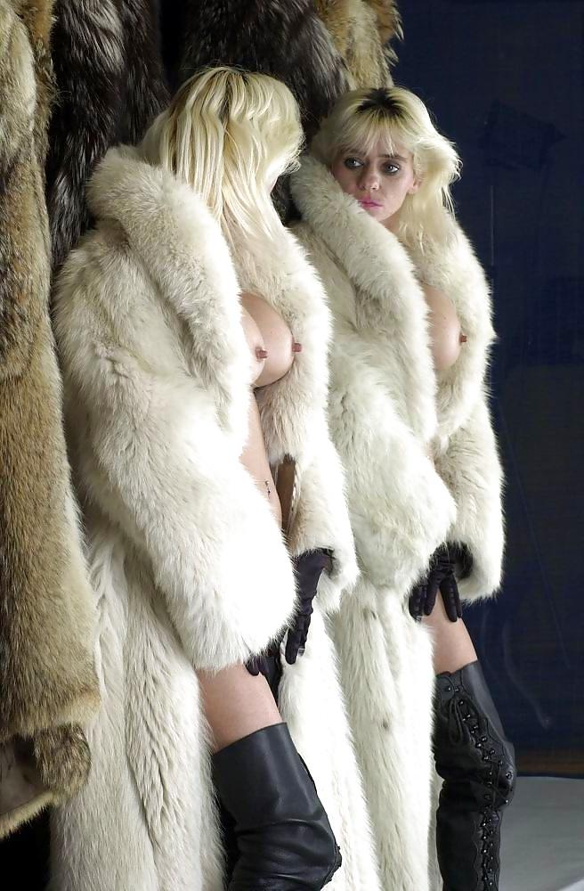 24P Mirror Mirror an the Wall   who is the hottest bitch 