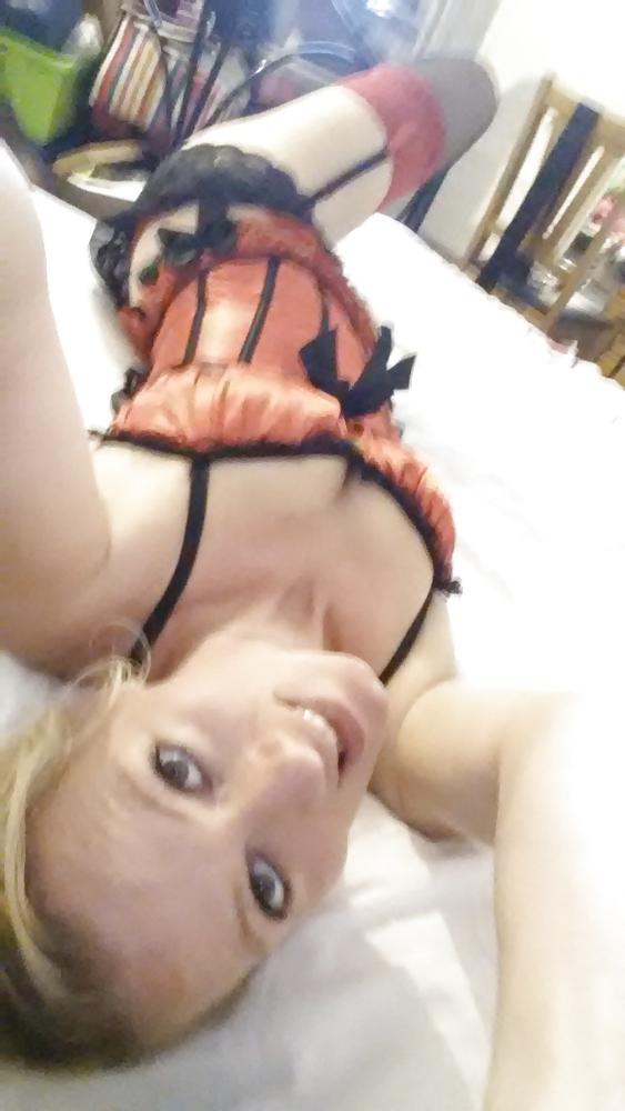 25P Naughty masters bitch ready for fucking 