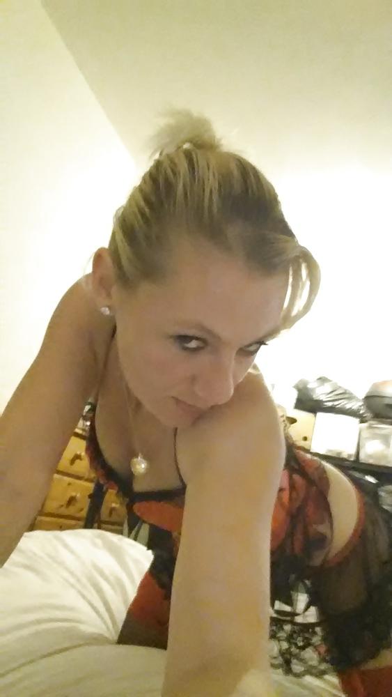25P Naughty masters bitch ready for fucking 