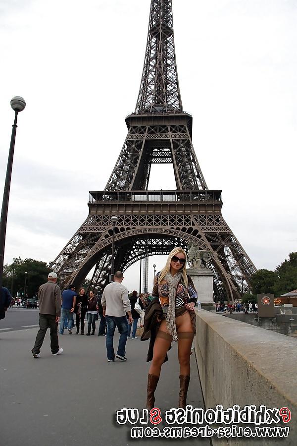 9P Flashing in public in Paris