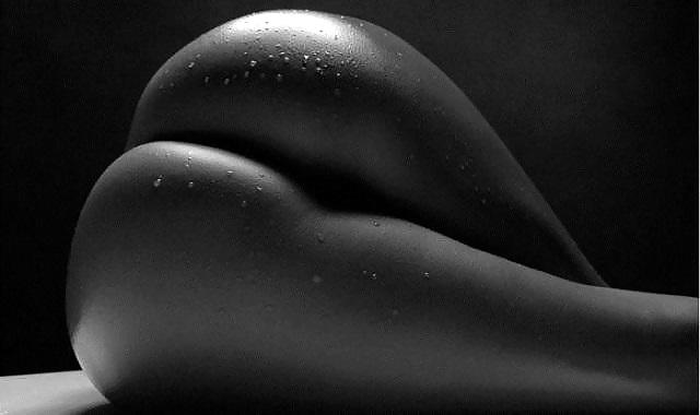 13P Erotic art