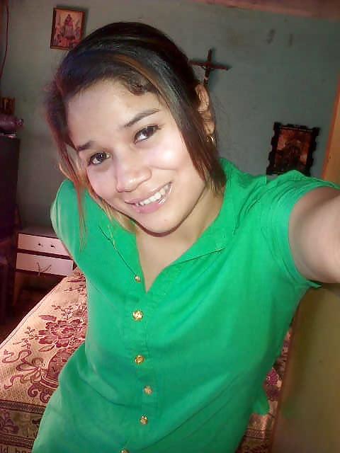 15P Putita sexy