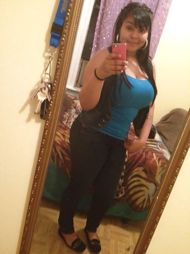 11P Chubby latina