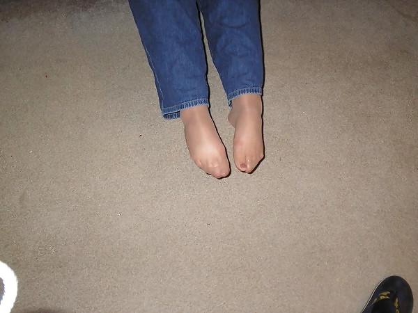 20P My feet in pantyhose for your CUM