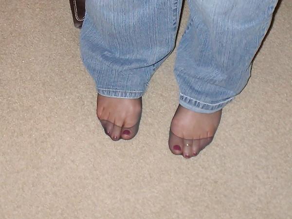 20P My feet in pantyhose for your CUM