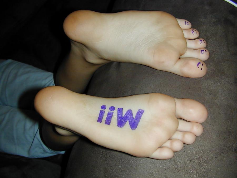 25P FEET FEET FEET AND MORE