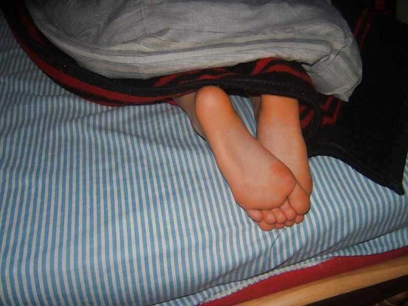 25P FEET FEET FEET AND MORE