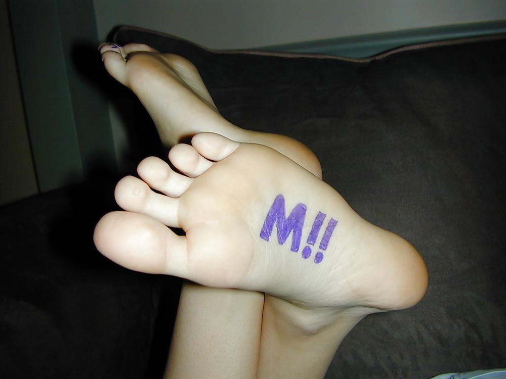 25P FEET FEET FEET AND MORE