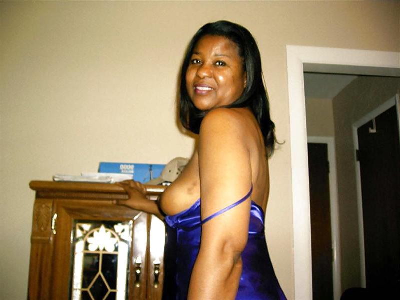 25P Hot Sexy Freaky Black Milf