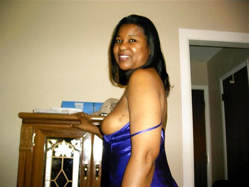 25P Hot Sexy Freaky Black Milf