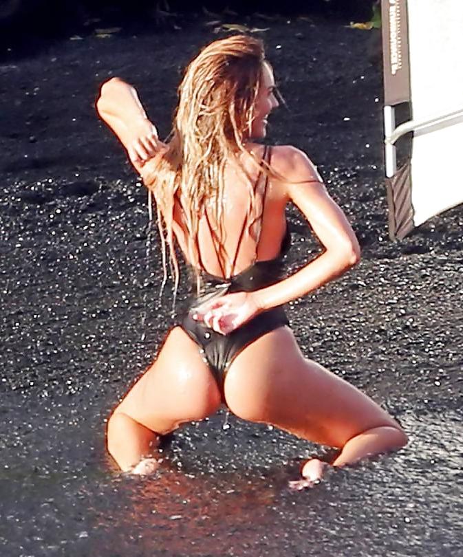 25P CANDICE SWANEPOEL TOPLESS