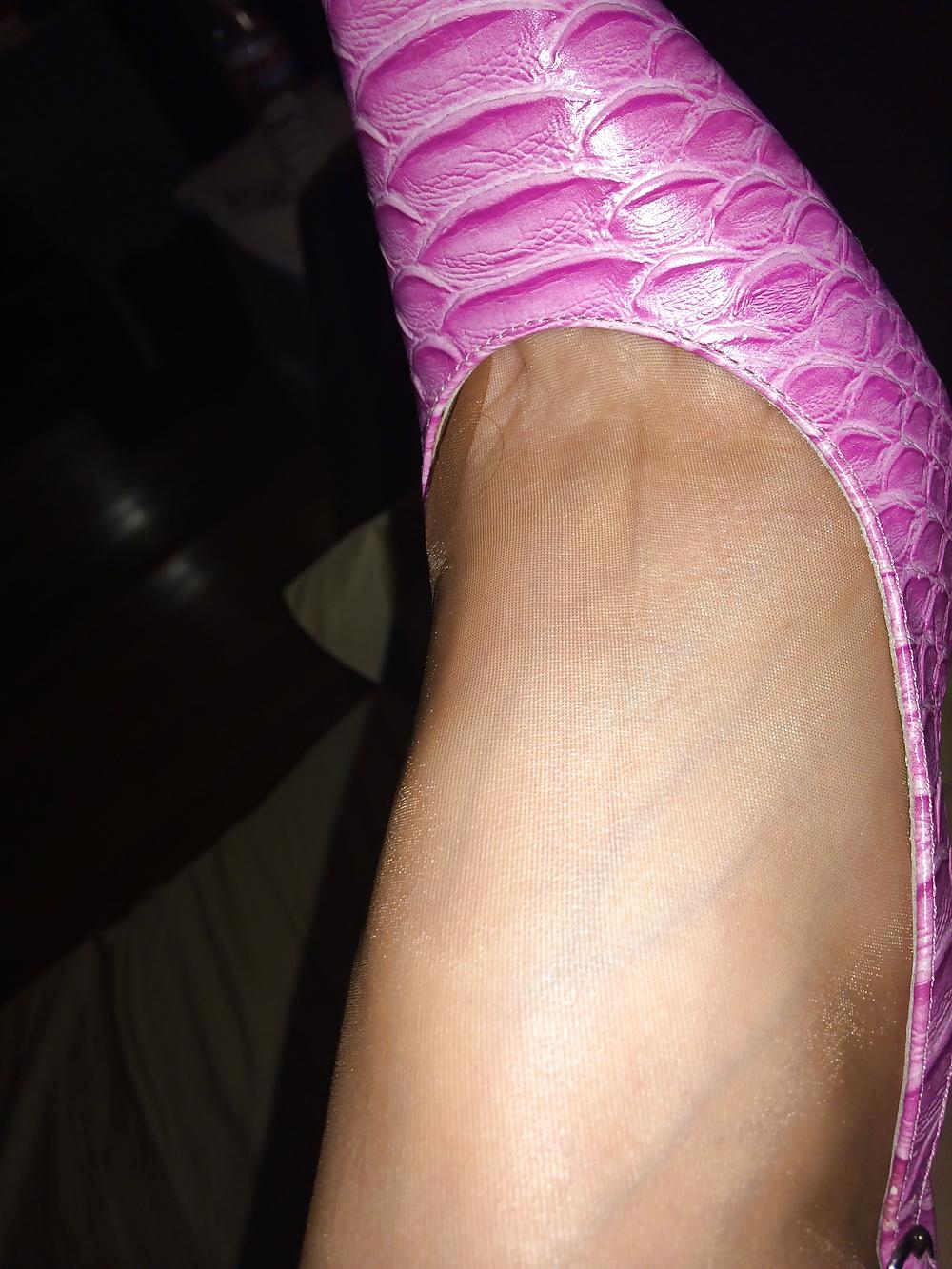 25P Wifes sexy nylon feet