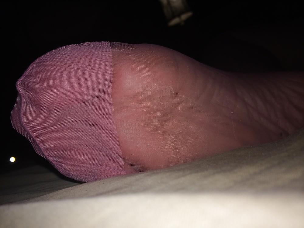 25P Wifes sexy nylon feet