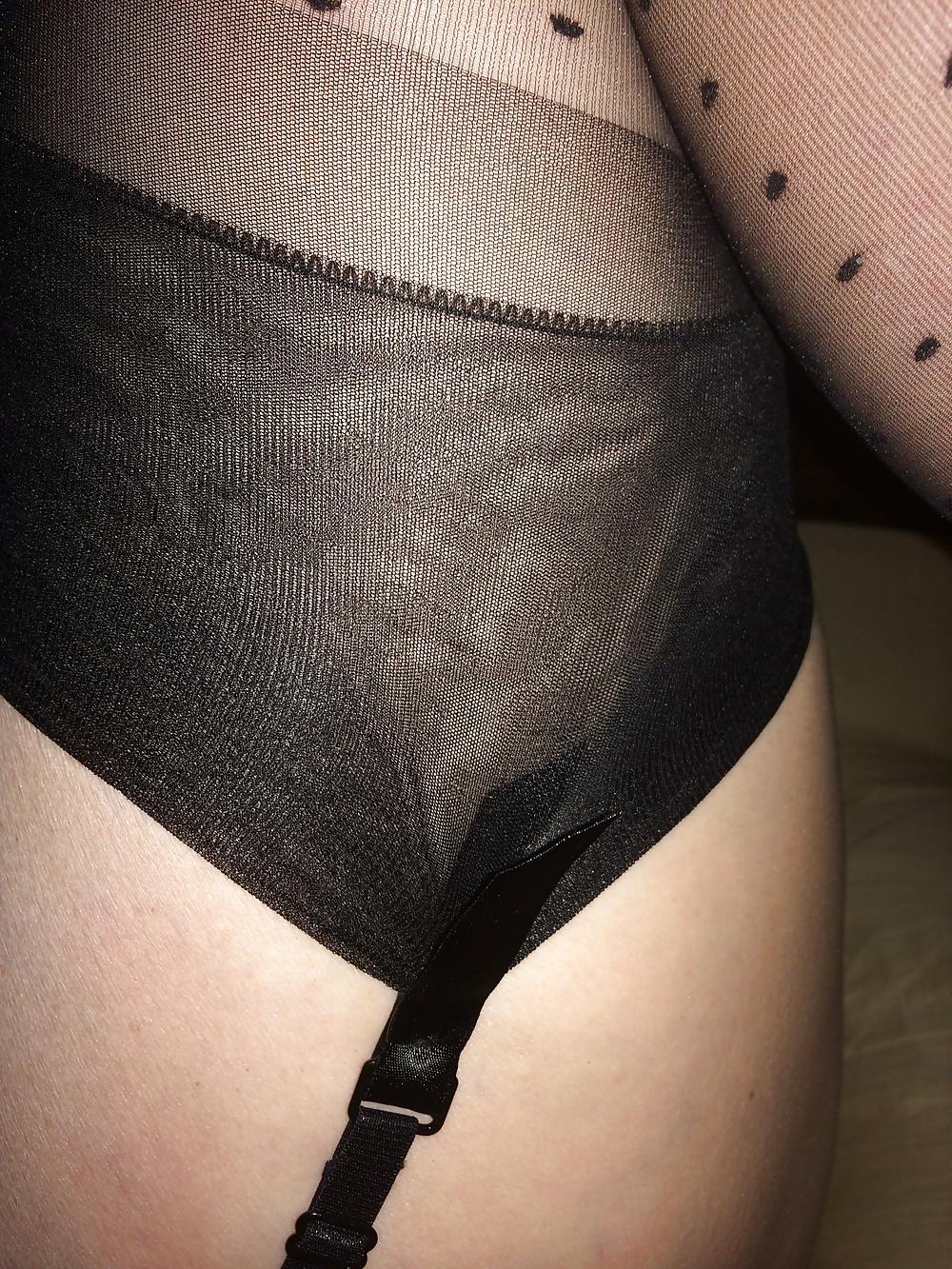 25P Wifes sexy nylon feet