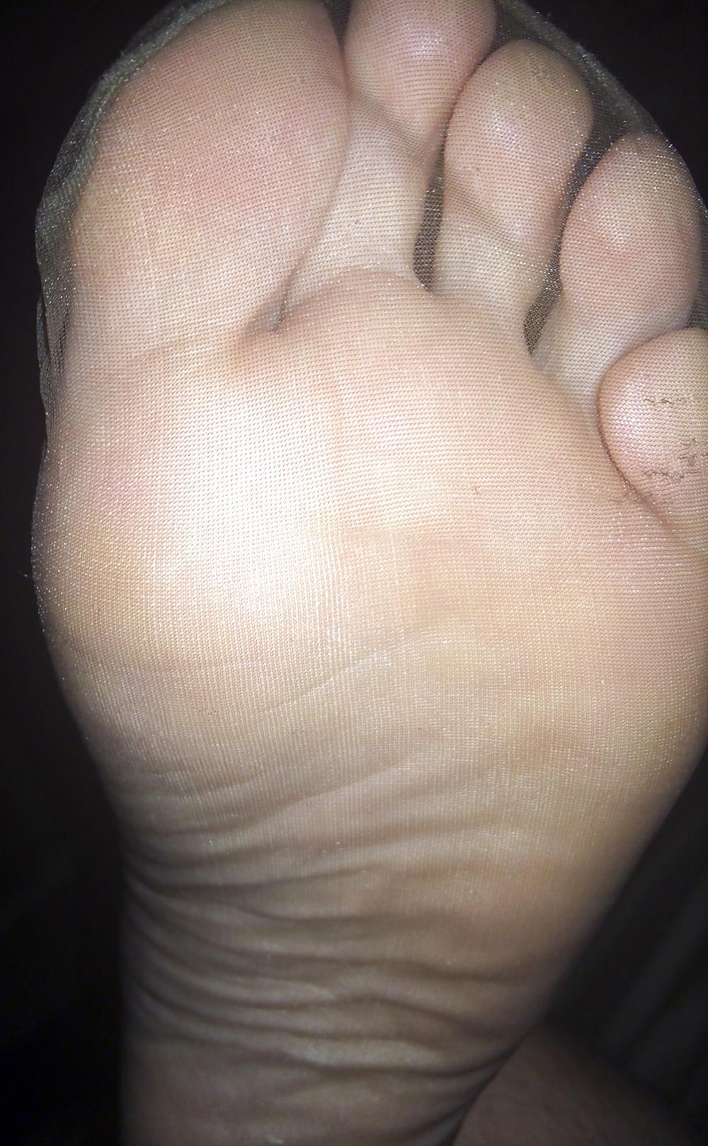 25P Wifes sexy nylon feet
