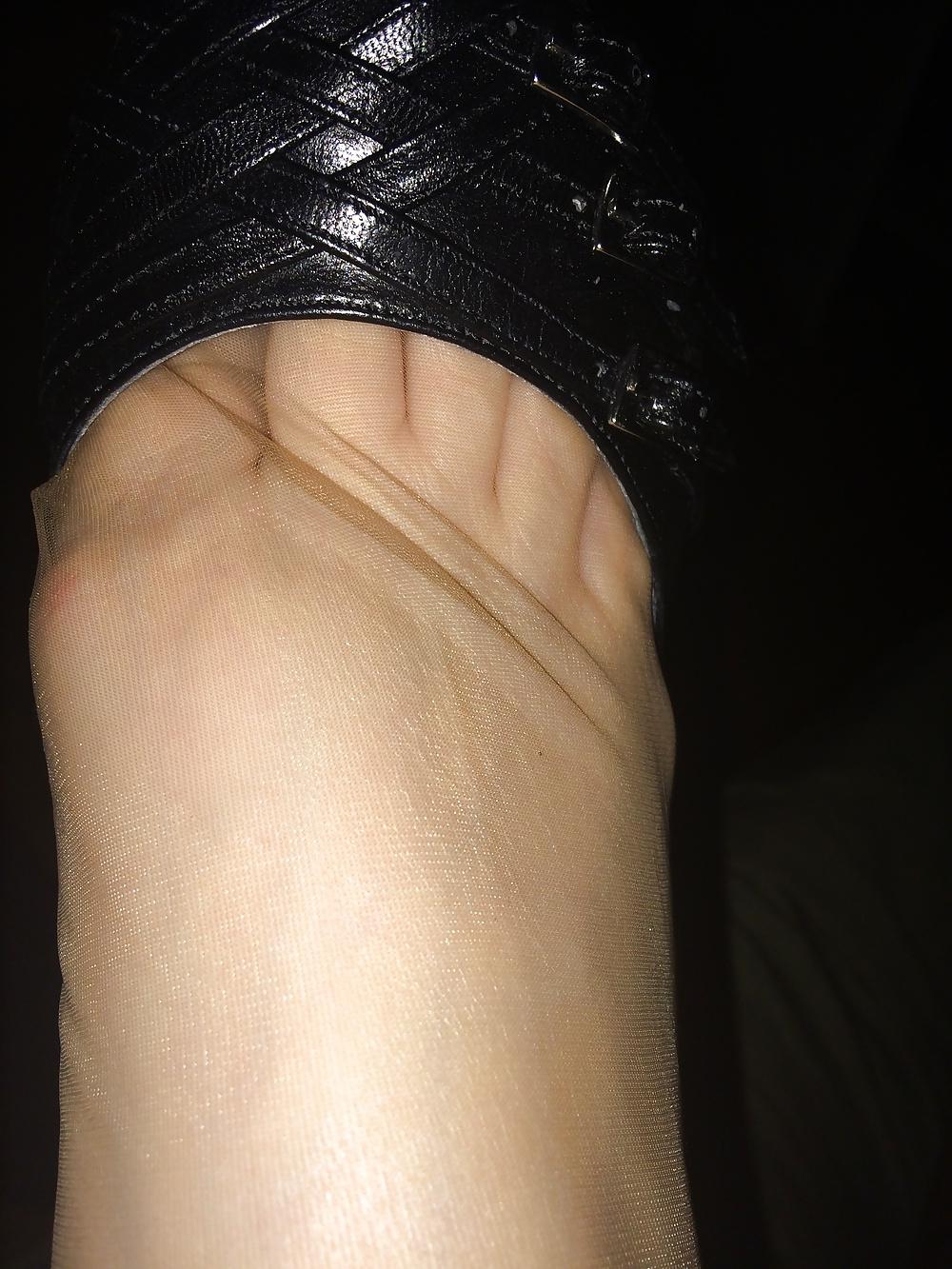 25P Wifes sexy nylon feet