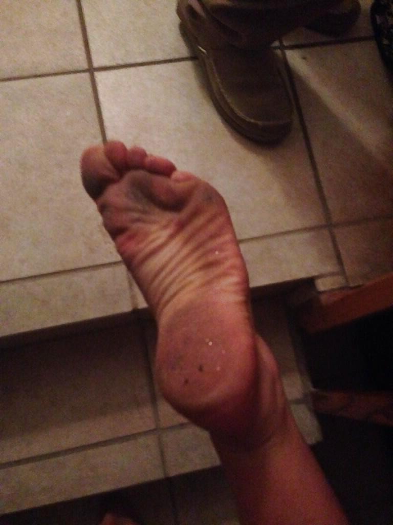 25P Sadie Homles & Her Stinky ass Funky ass Feet 