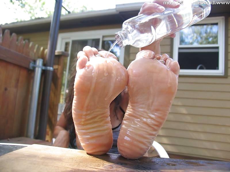 25P Sexy Lexi Feet Stinks So Bad I Love It 