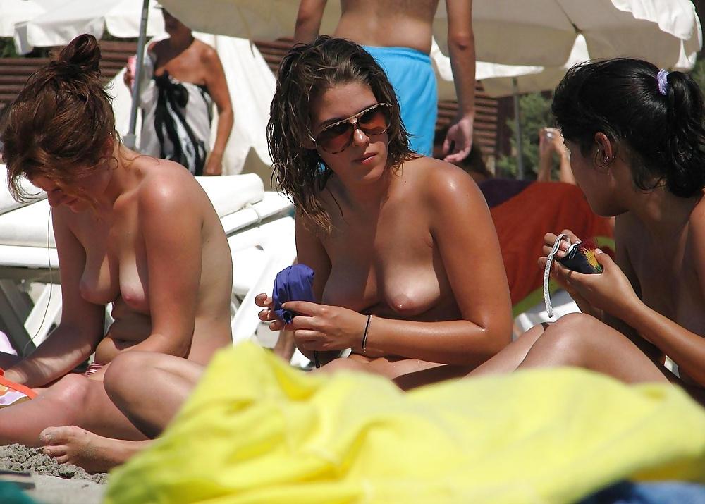 25P TOPLESS 2