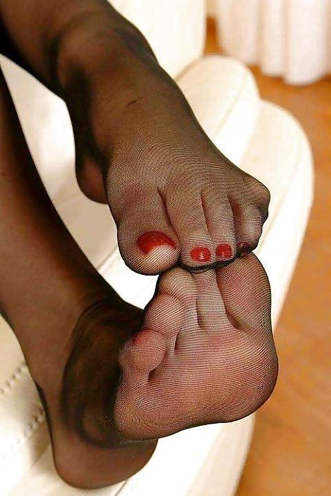 25P Nylon Feet 