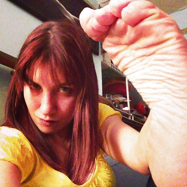 25P Sarah Diavola Stinky ass Funky ass Vinegar Smelling Feet 