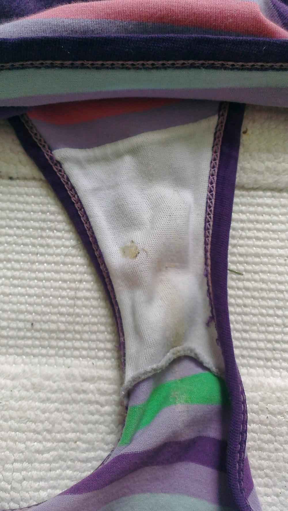 7P Bride Upskirt