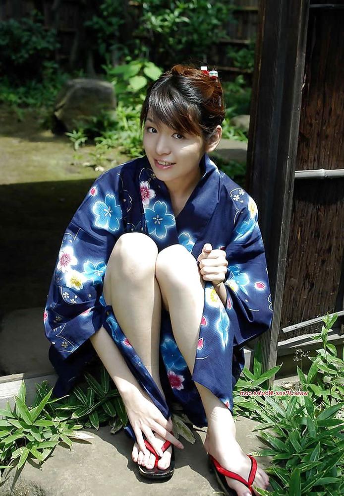 14P Asian Teen - Sexy Cute KIMONO Girls Vol.1