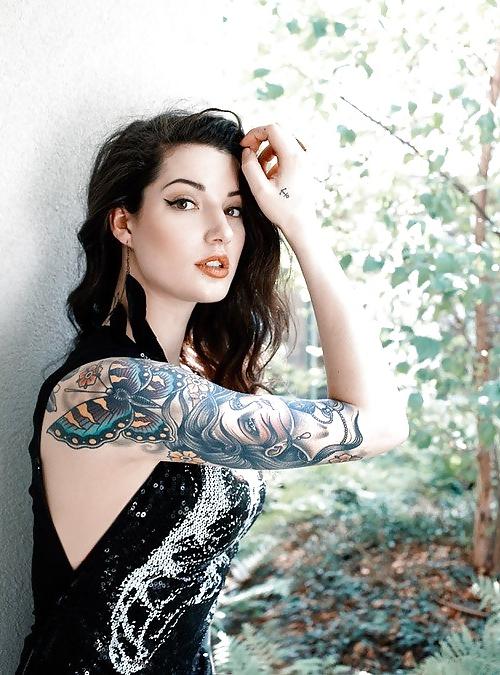 25P Tattoed girls art pics X