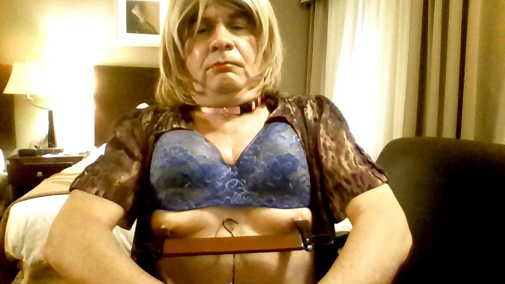 13P Nipple play