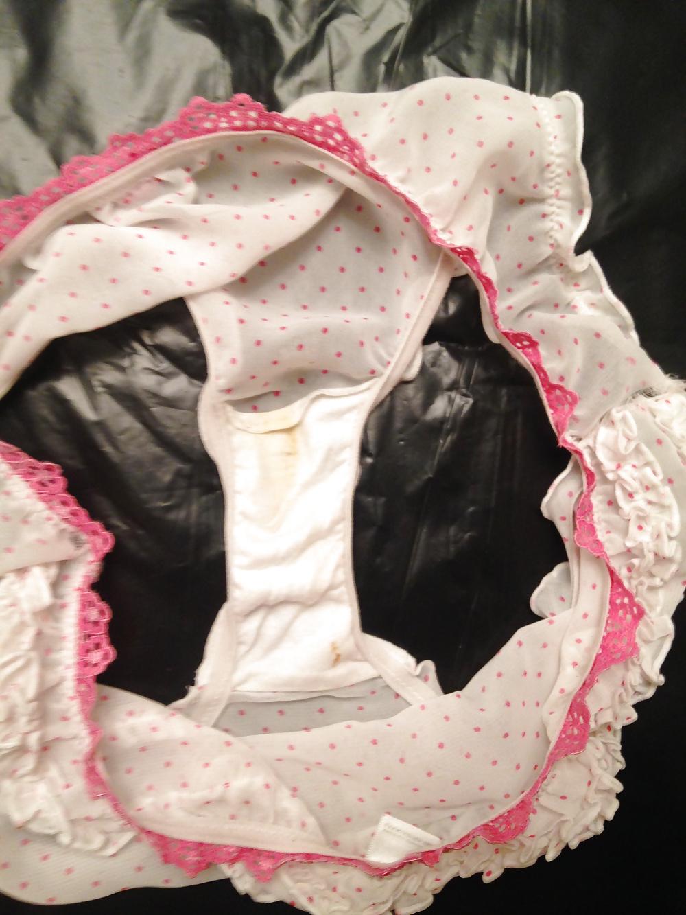 20P Panty play and cum