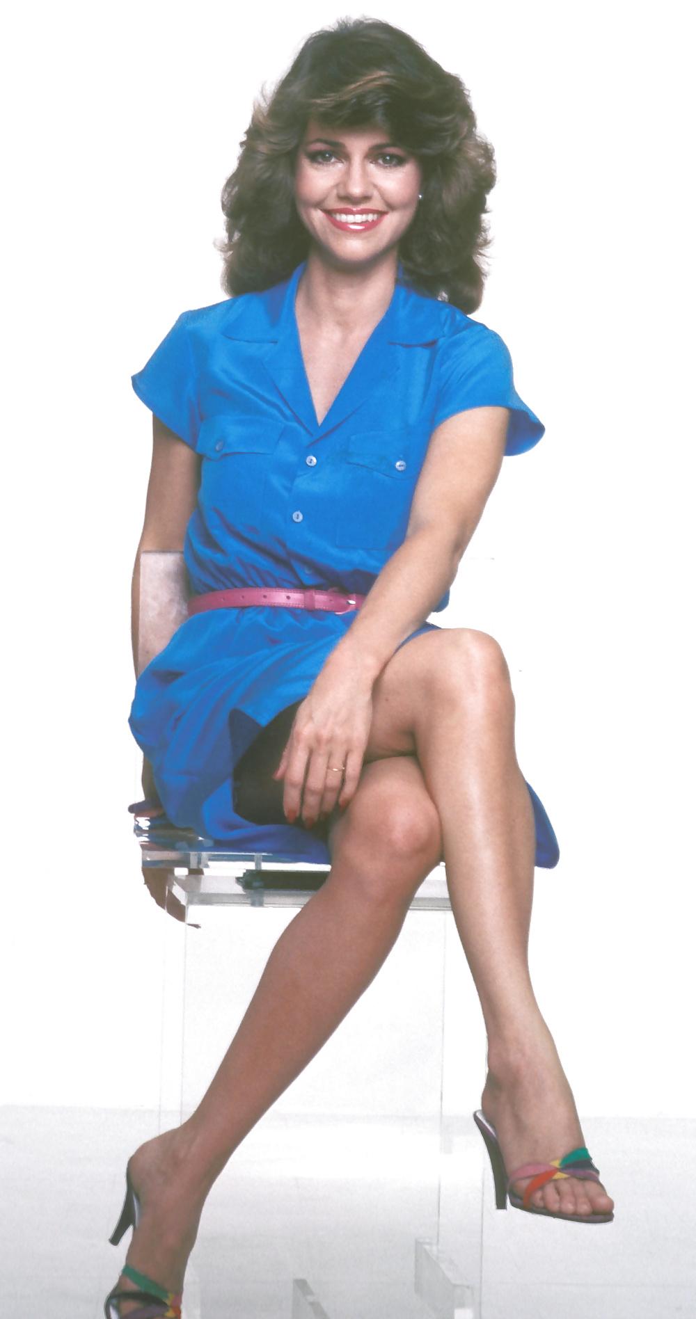 10P Sally Field's size 6 feet