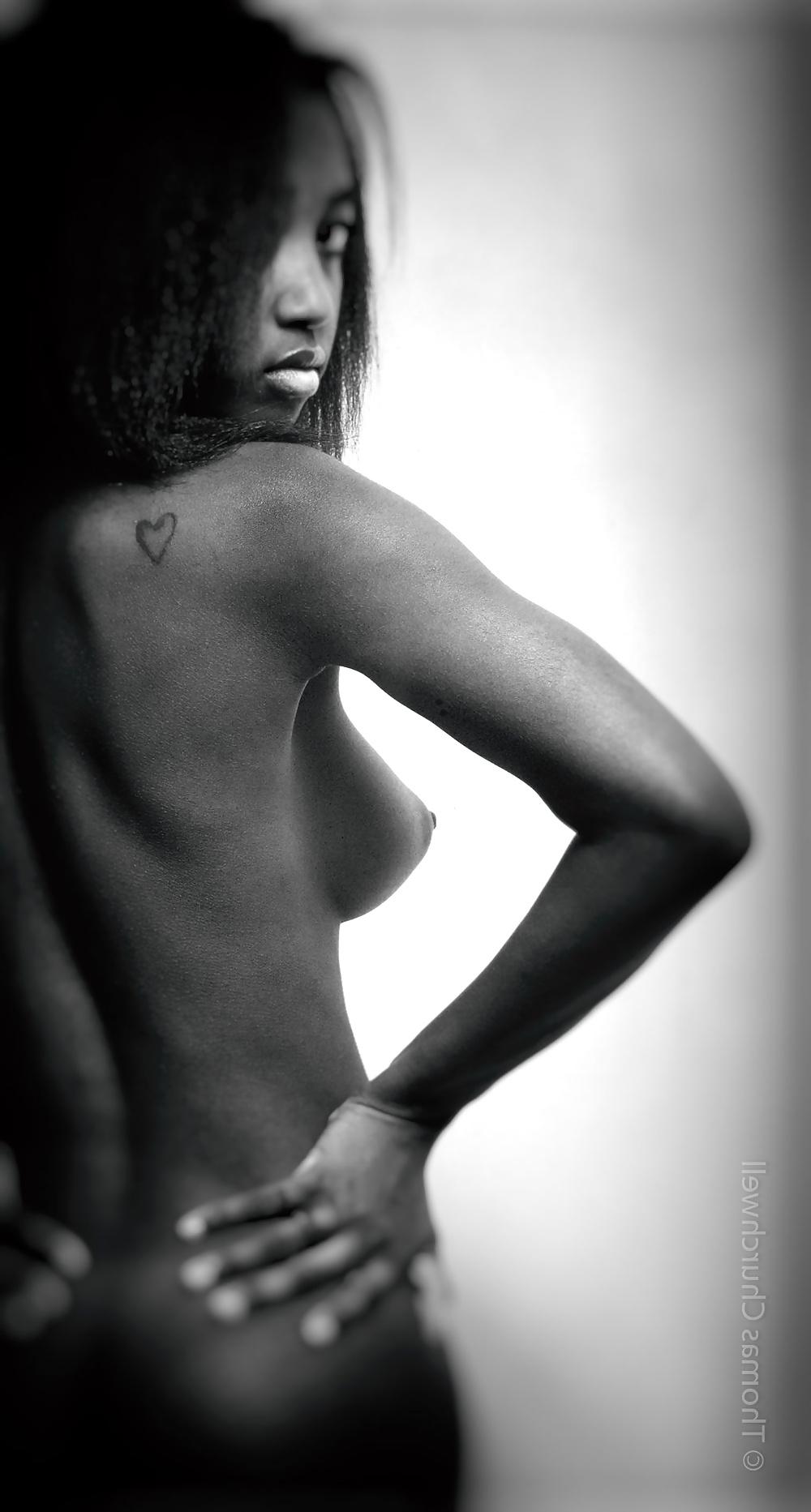 25P Ebony art pics XVIII